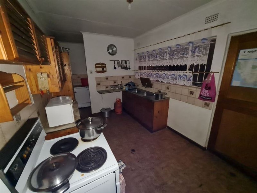 4 Bedroom House For Sale in Esther Park, Kempton Park
