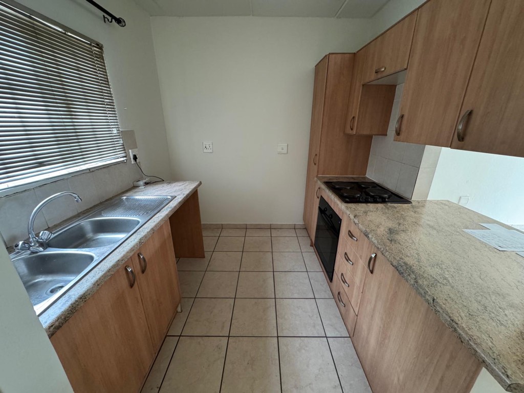 2 Bedroom Townhouse For Sale in Birchleigh, Kempton Park