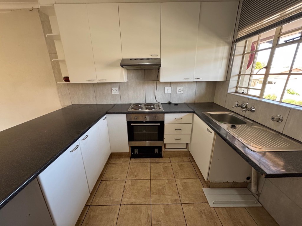 2 Bedroom Townhouse For Sale in Freeway Park, Boksburg