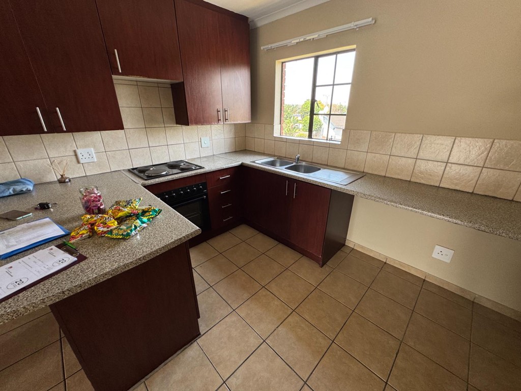2 Bedroom Townhouse For Sale in Birchleigh, Kempton Park