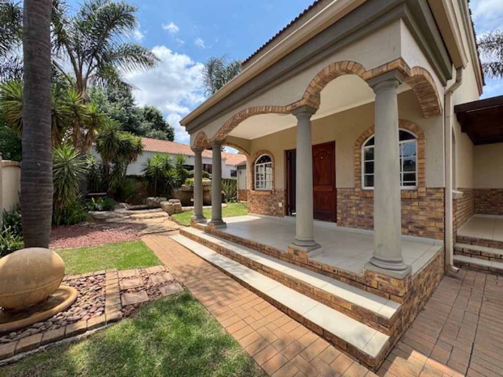 3 Bedroom House For Sale in Glen Erasmia, Kempton Park