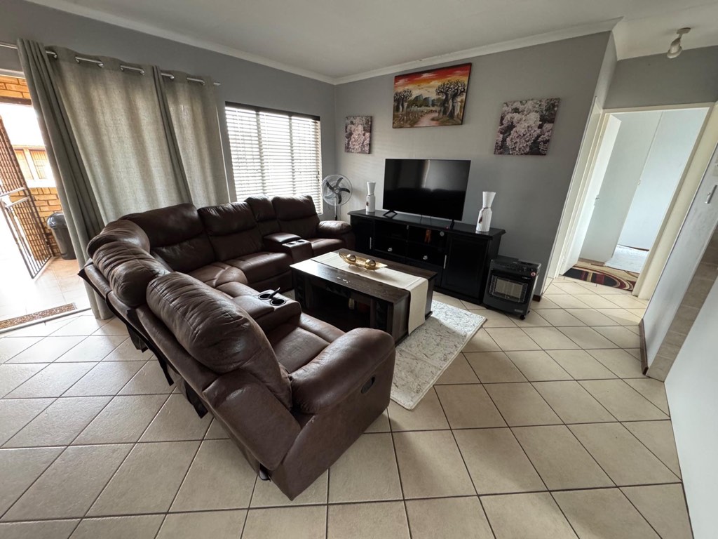 2 Bedroom Townhouse For Sale in Glen Marais, Kempton Park