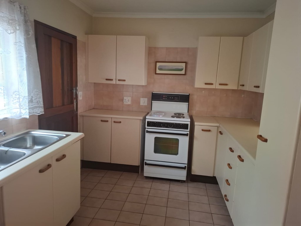 1 Bedroom Townhouse For Sale in Terenure, Kempton Park