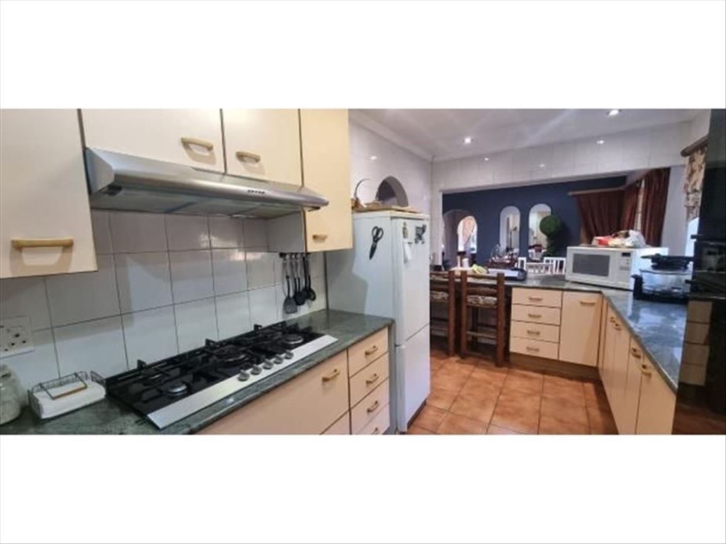 4 Bedroom House For Sale in Van Riebeeck Park, Kempton Park