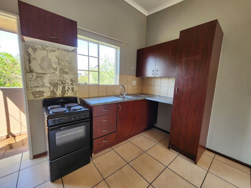 2 Bedroom Townhouse For Sale in Norton Park, Benoni