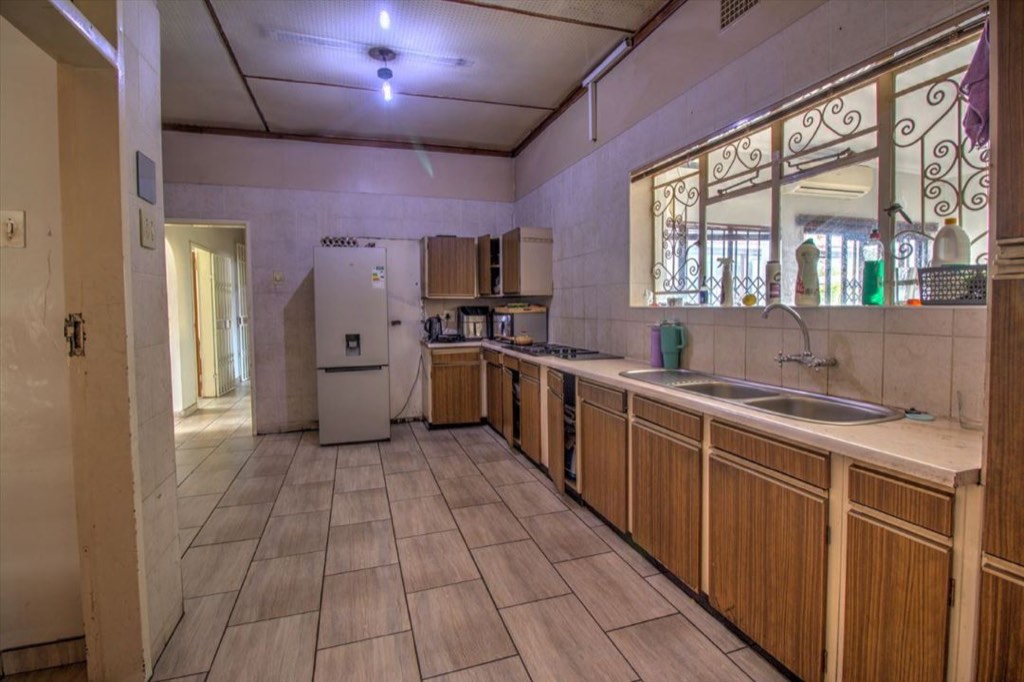 9 Bedroom House For Sale in Kempton Park, Kempton Park