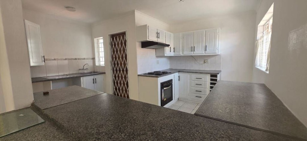 3 Bedroom Townhouse For Sale in Boksburg North, Boksburg