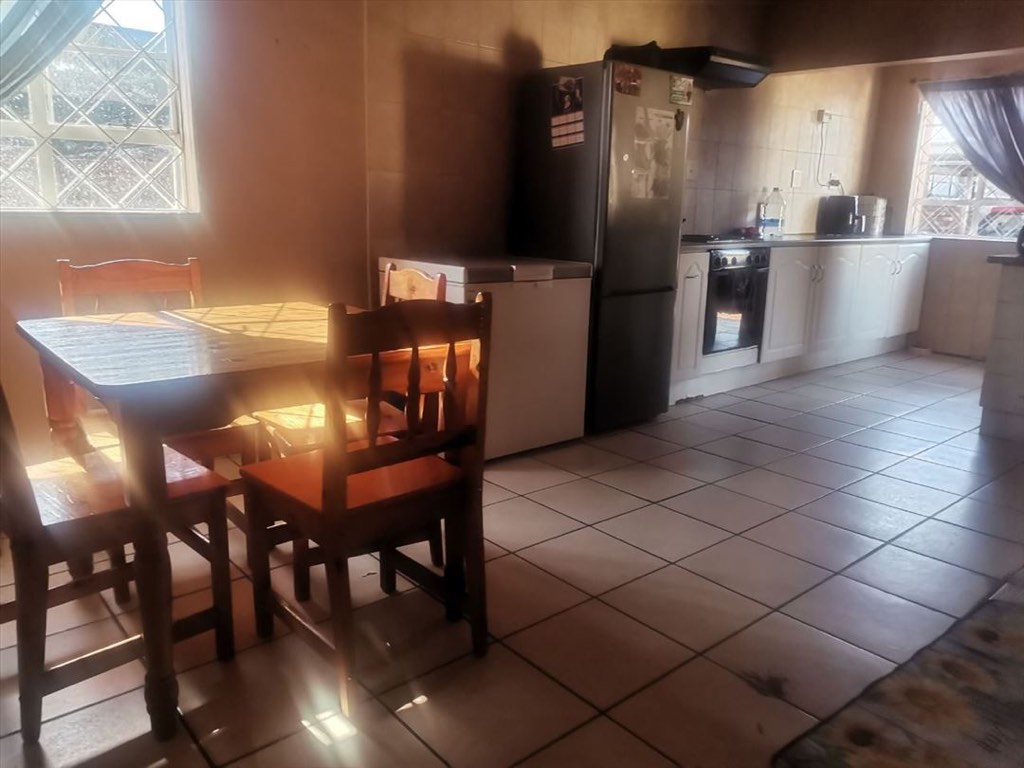 4 Bedroom House For Sale in Geduld, Springs