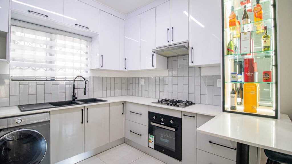 3 Bedroom Townhouse For Sale in Brentwood, Benoni