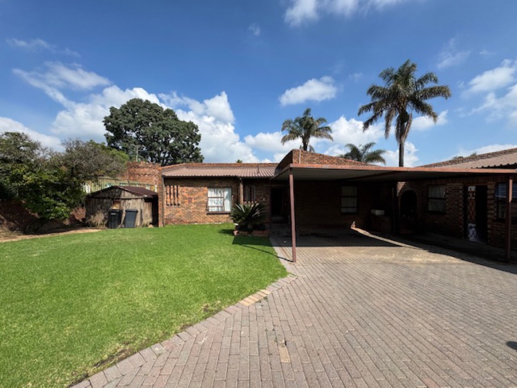 4 Bedroom House For Sale in Terenure, Kempton Park