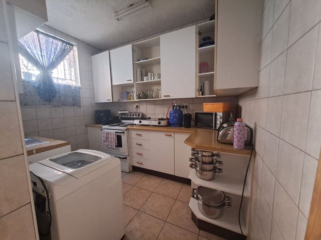 2 Bedroom Townhouse For Sale in Edleen, Kempton Park
