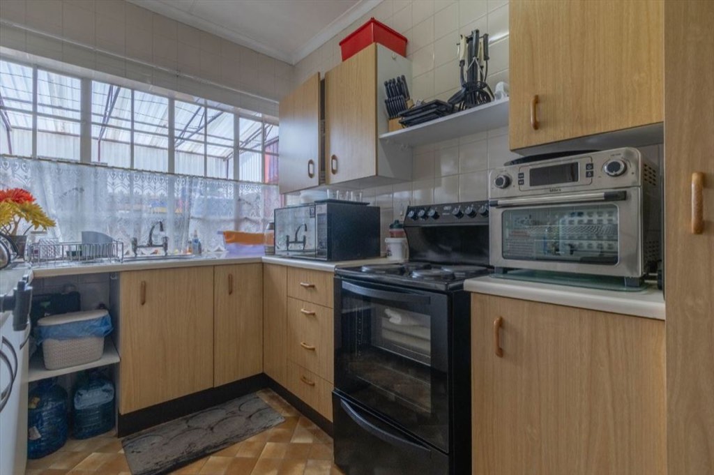 2 Bedroom Simplex For Sale in Sunair Park, Brakpan