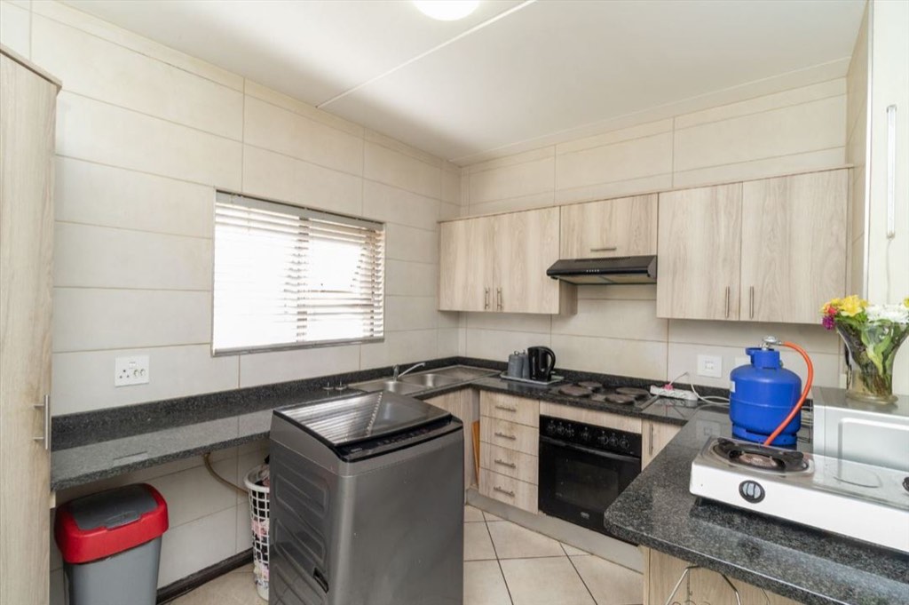 2 Bedroom Semi-detached For Sale in Norton Park, Benoni