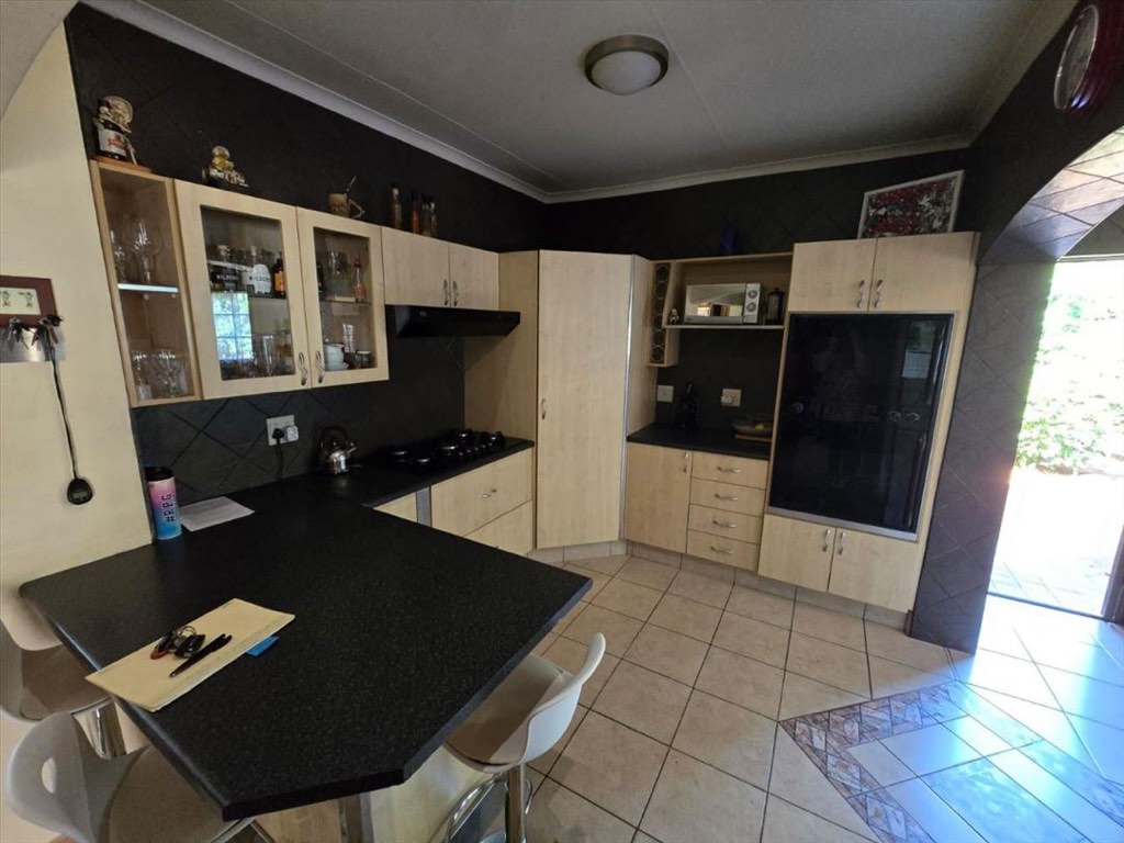 3 Bedroom House For Sale in Birchleigh, Kempton Park