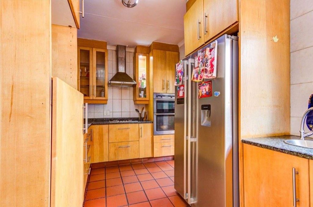 3 Bedroom Townhouse For Sale in Norkem Park, Kempton Park