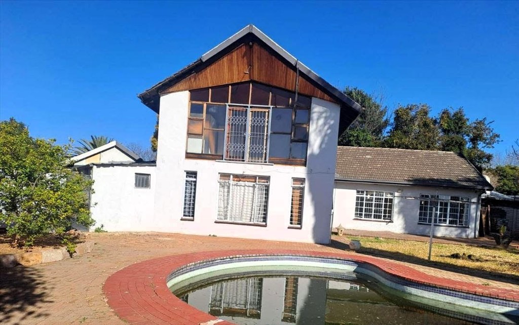 4 Bedroom House For Sale in Birchleigh, Kempton Park