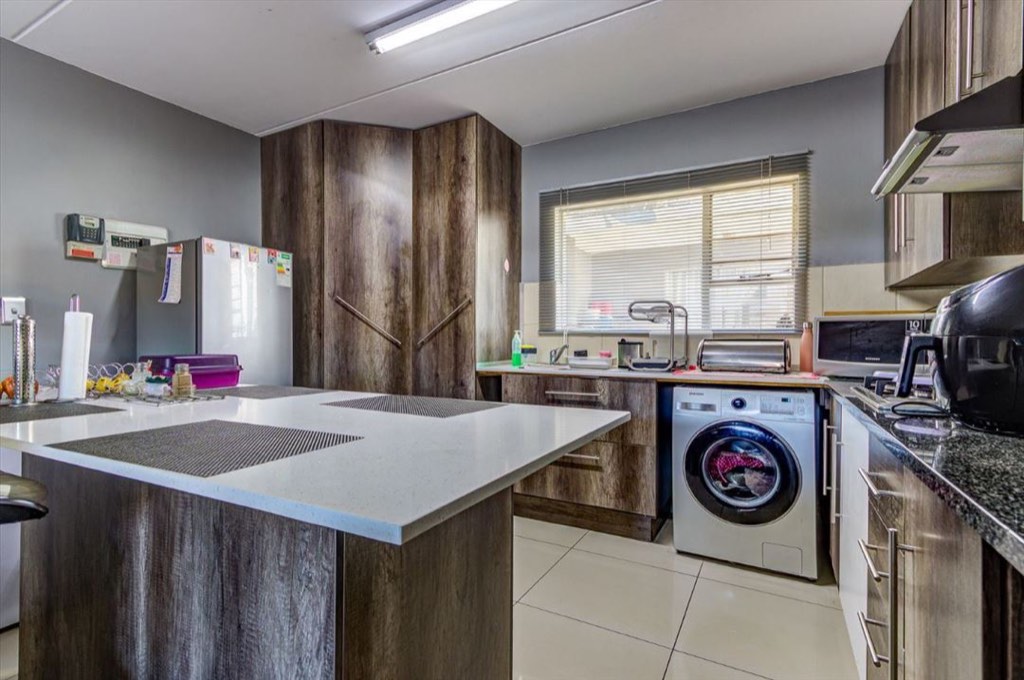 2 Bedroom Apartment / Flat For Sale in Bardene, Boksburg