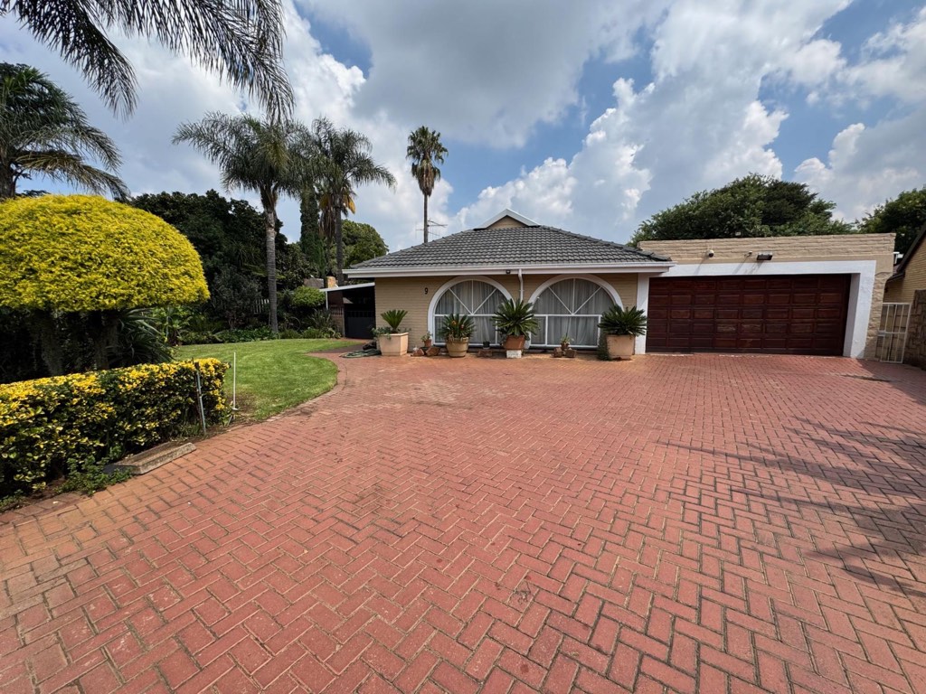 3 Bedroom House For Sale in Norkem Park, Kempton Park