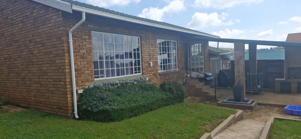 3 Bedroom Townhouse For Sale in Rangeview Ext 4, Krugersdorp