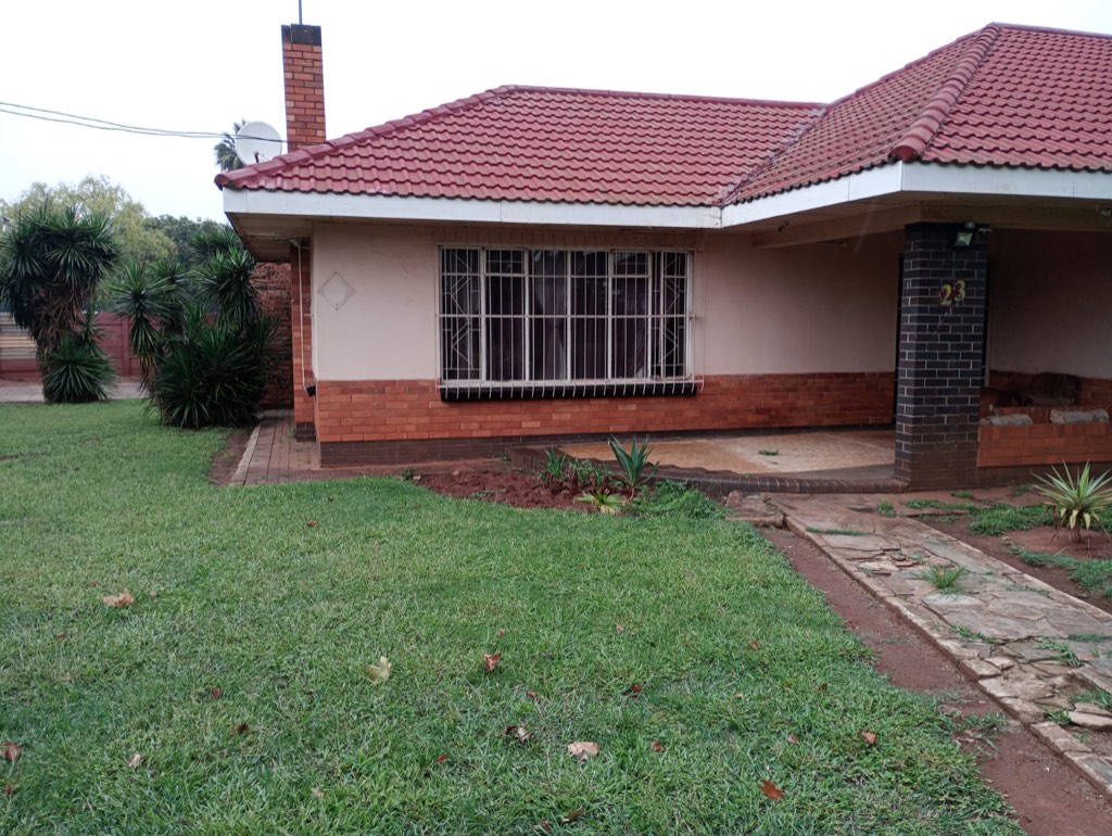 3 Bedroom House For Sale in Duncanville, Vereeniging