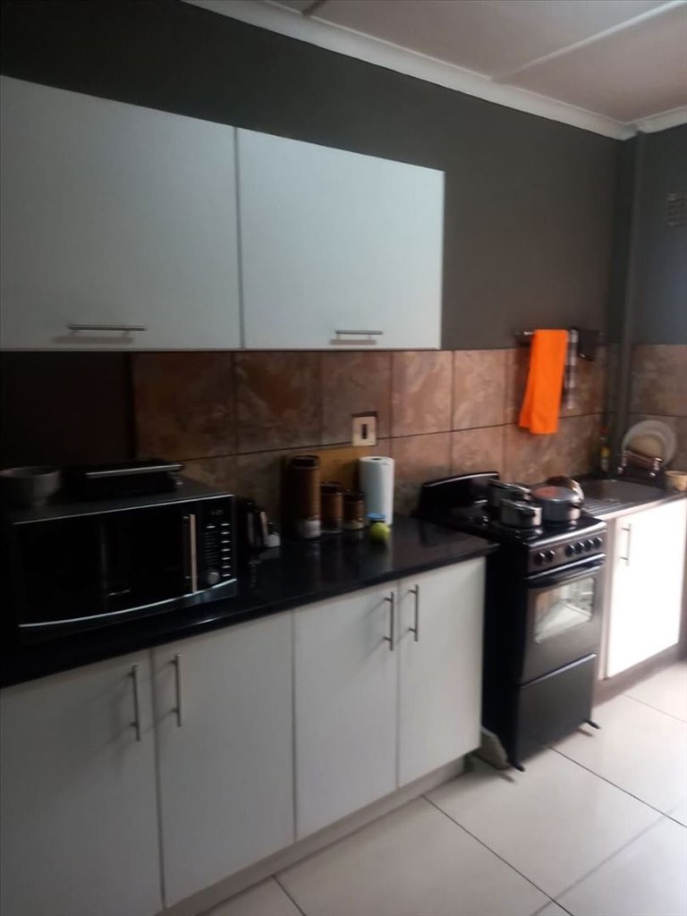 2 Bedroom Apartment / Flat For Sale in Kempton Park Central, Kempton Park