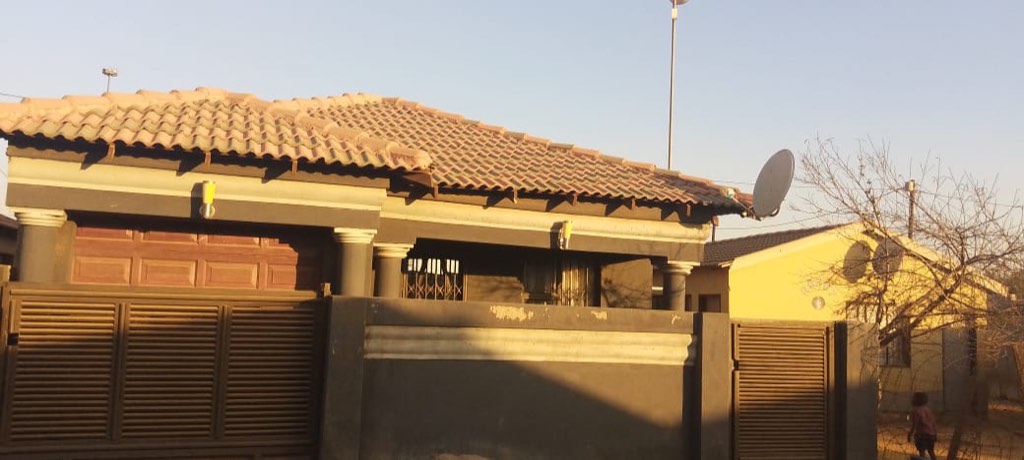 3 Bedroom House For Sale in Etwatwa, Etwatwa