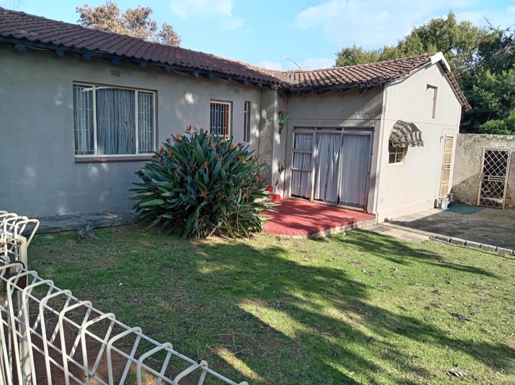 4 Bedroom House For Sale in Birch Acres, Kempton Park