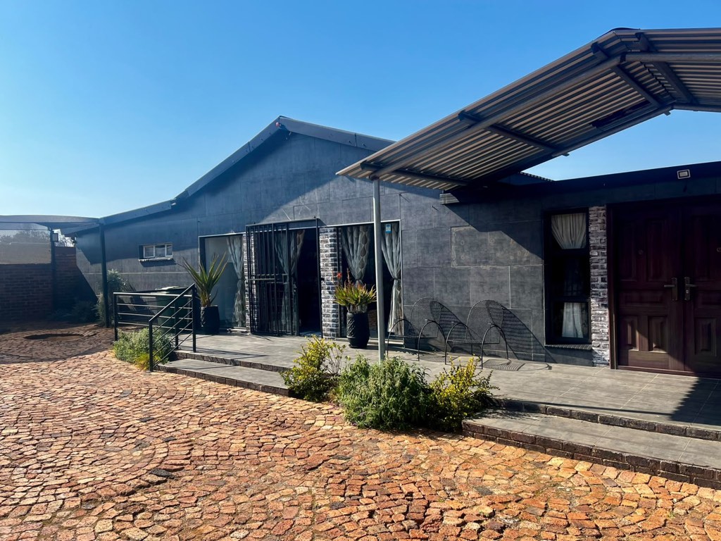 4 Bedroom House For Sale in Vaal Marina, Vaal Marina